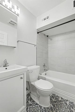 55 Garden Lane, Maryland Heights, MO 63043