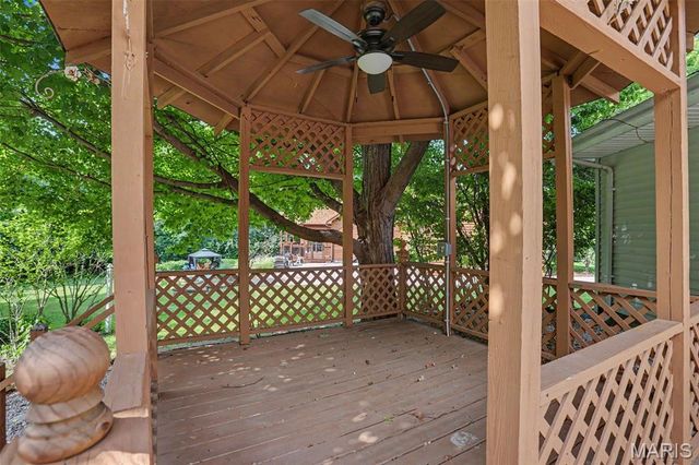 55 Garden Lane, Maryland Heights, MO 63043