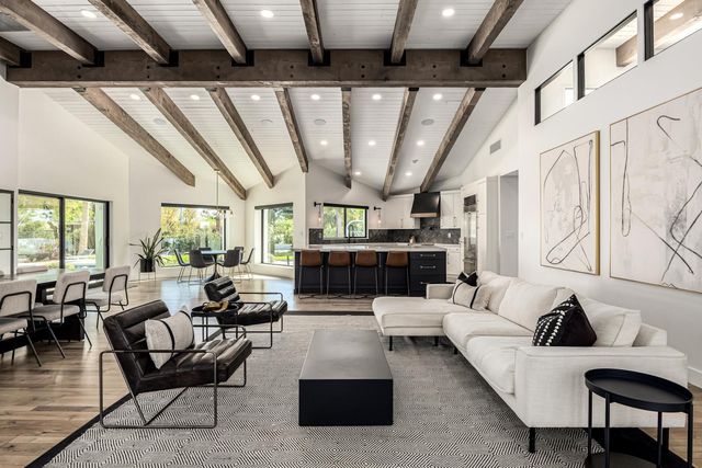 9917 N 52ND Street, Paradise Valley, AZ 85253