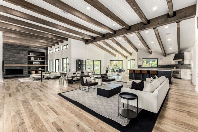 9917 N 52ND Street, Paradise Valley, AZ 85253