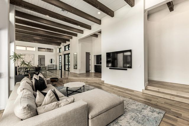 9917 N 52ND Street, Paradise Valley, AZ 85253