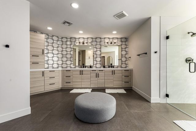 9917 N 52ND Street, Paradise Valley, AZ 85253