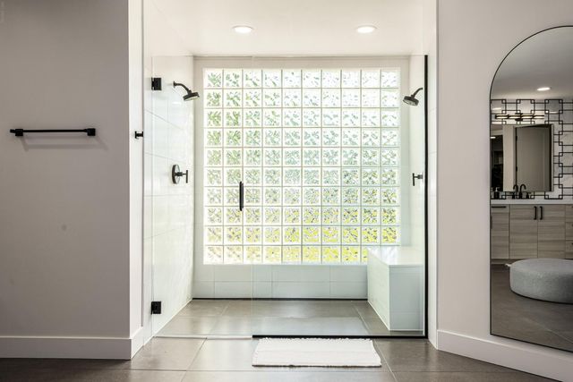 9917 N 52ND Street, Paradise Valley, AZ 85253