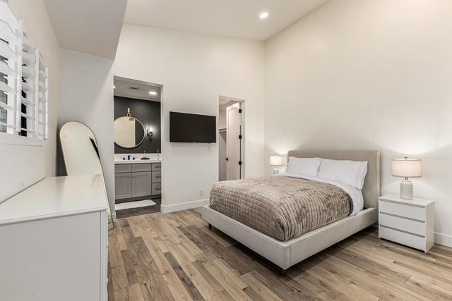 9917 N 52ND Street, Paradise Valley, AZ 85253