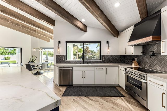 9917 N 52ND Street, Paradise Valley, AZ 85253