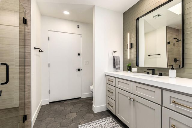 9917 N 52ND Street, Paradise Valley, AZ 85253