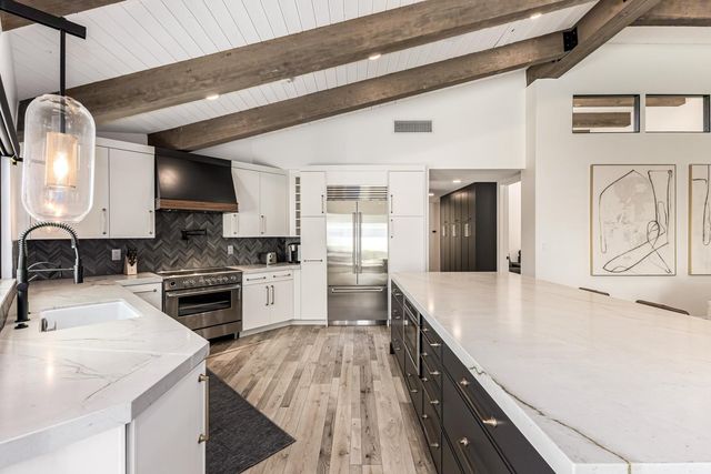 9917 N 52ND Street, Paradise Valley, AZ 85253