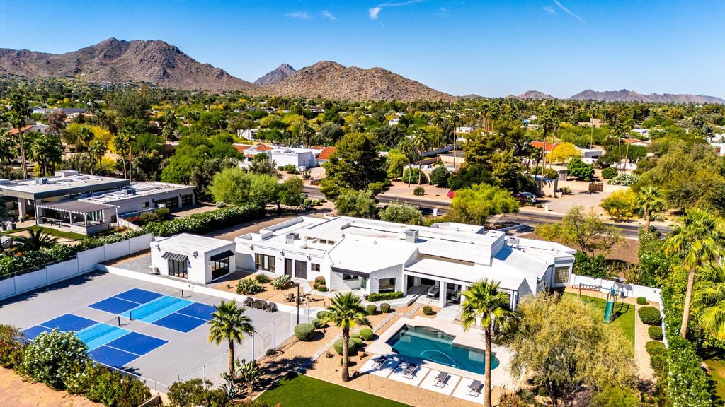 9917 N 52ND Street, Paradise Valley, AZ 85253