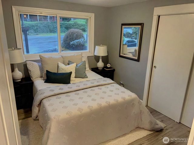 21010 9th Avenue S, Des Moines, WA 98198