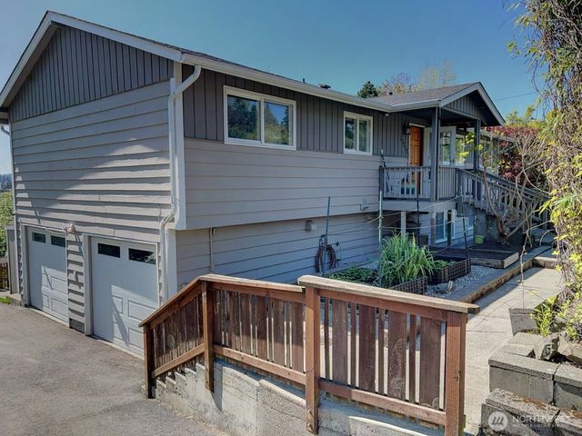 21010 9th Avenue S, Des Moines, WA 98198