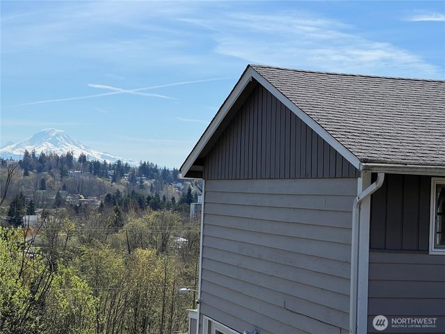 21010 9th Avenue S, Des Moines, WA 98198