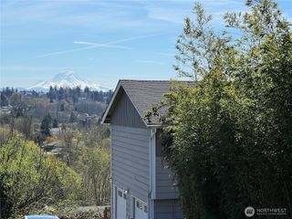 21010 9th Avenue S, Des Moines, WA 98198