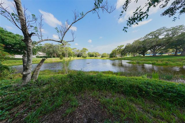 105 WOODINGHAM DRIVE, Venice, FL 34292