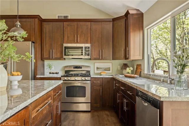 1360 Montreal, Lake Arrowhead, CA 92352