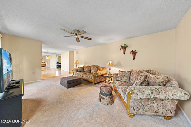 40 Pine Oak Boulevard, Barnegat, NJ 08005