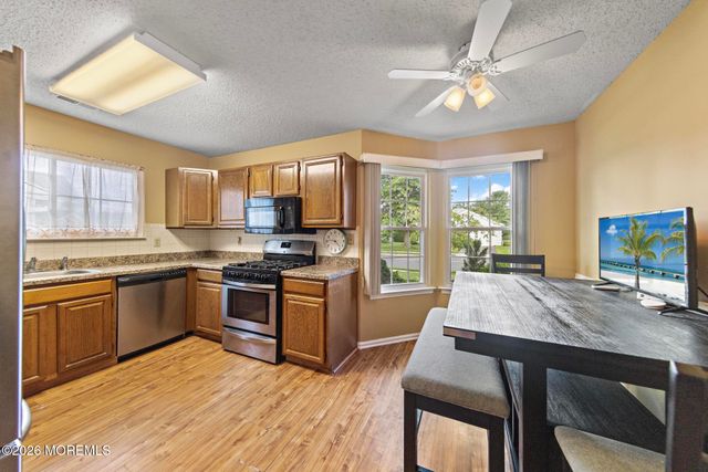 40 Pine Oak Boulevard, Barnegat, NJ 08005