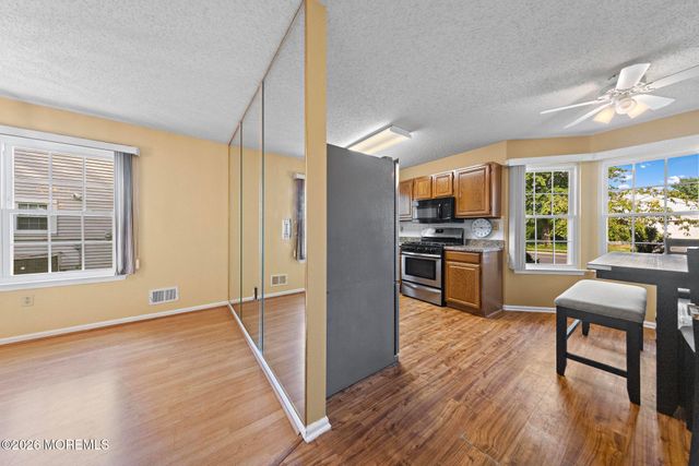 40 Pine Oak Boulevard, Barnegat, NJ 08005