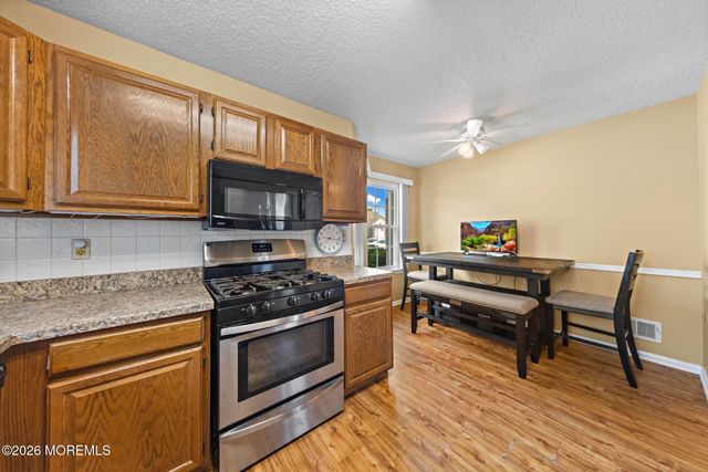 40 Pine Oak Boulevard, Barnegat, NJ 08005