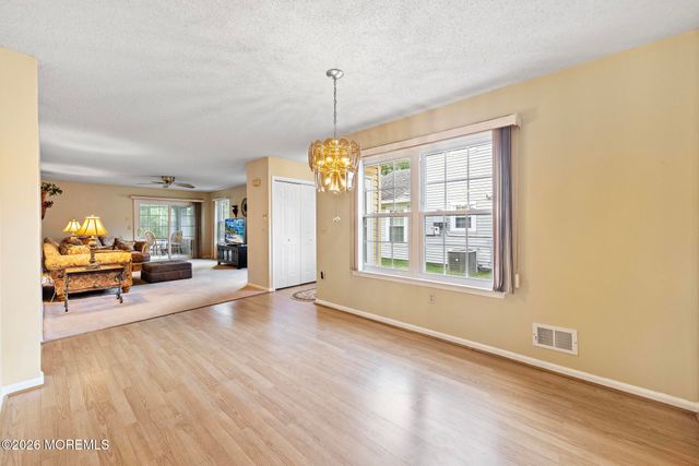 40 Pine Oak Boulevard, Barnegat, NJ 08005