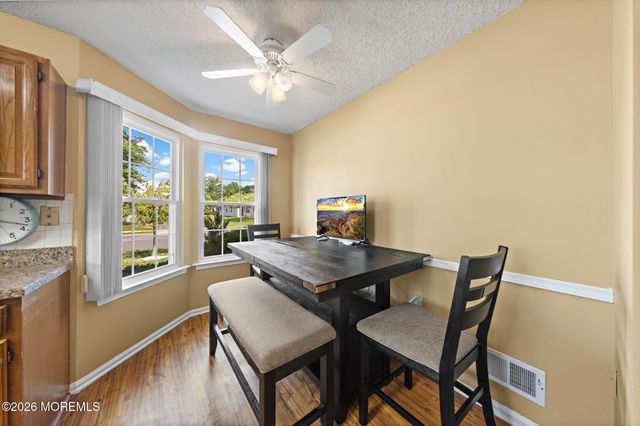 40 Pine Oak Boulevard, Barnegat, NJ 08005