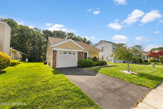 40 Pine Oak Boulevard, Barnegat, NJ 08005