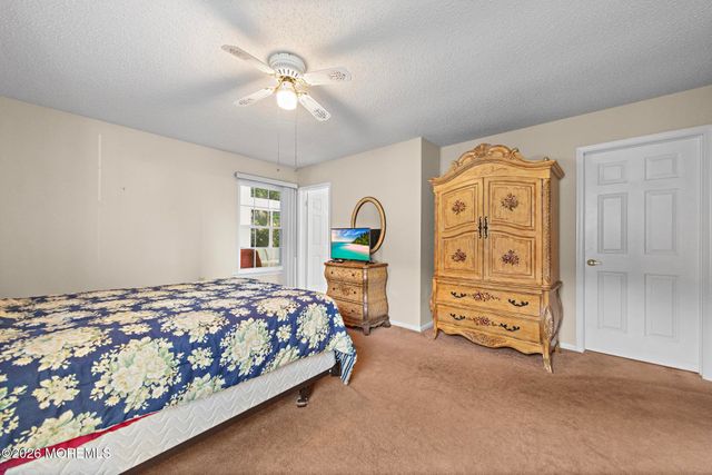40 Pine Oak Boulevard, Barnegat, NJ 08005