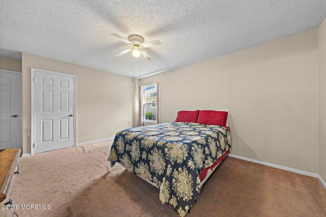 40 Pine Oak Boulevard, Barnegat, NJ 08005