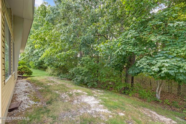 40 Pine Oak Boulevard, Barnegat, NJ 08005