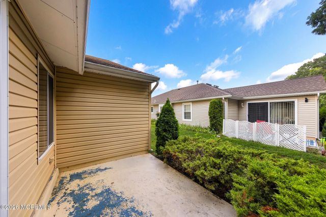 40 Pine Oak Boulevard, Barnegat, NJ 08005