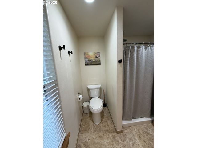 1651 29TH St, Florence, OR 97439