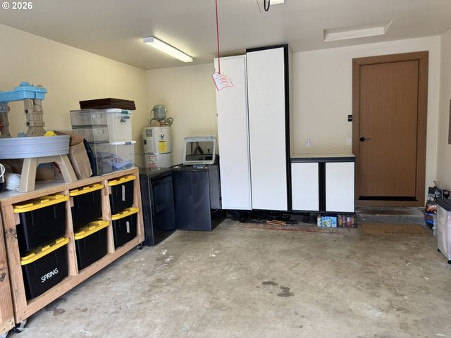 1651 29TH St, Florence, OR 97439