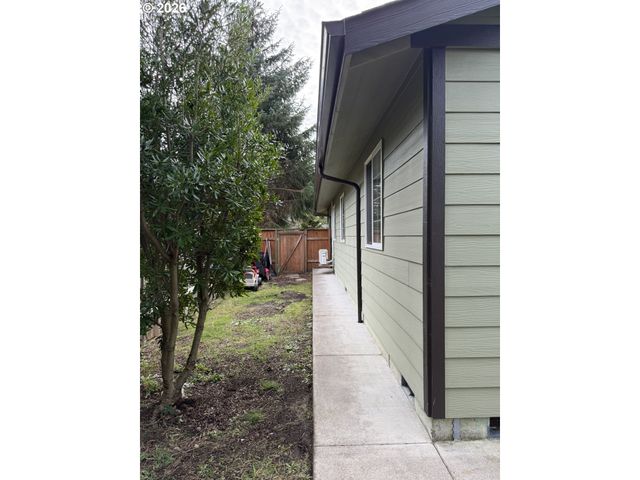 1651 29TH St, Florence, OR 97439
