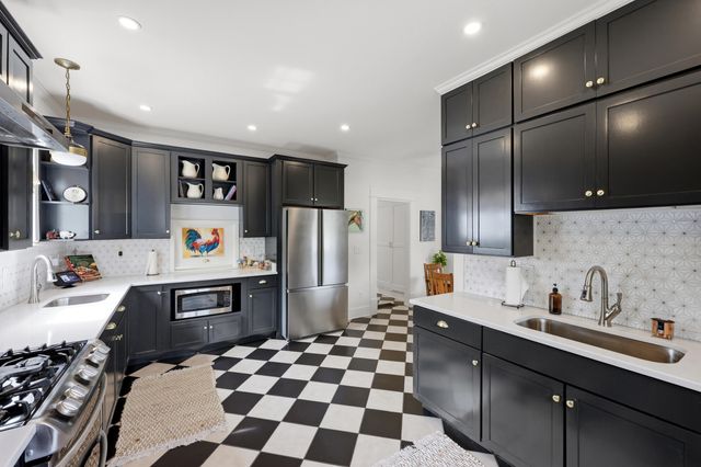 102 E 4th Street, Frankfort, KY 40601