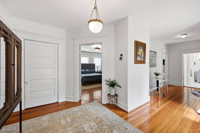 102 E 4th Street, Frankfort, KY 40601