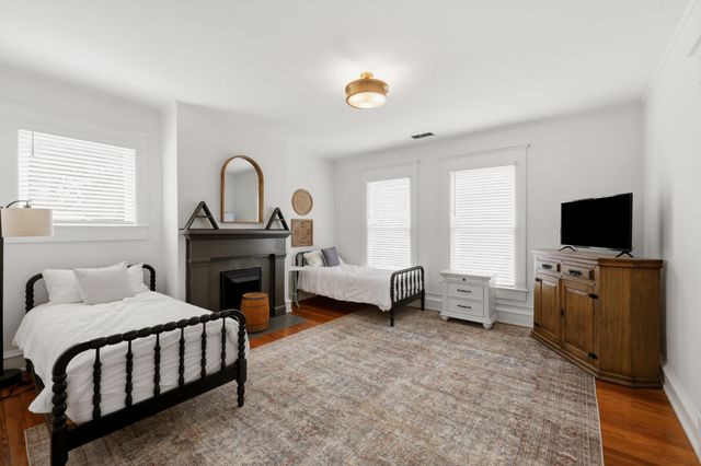 102 E 4th Street, Frankfort, KY 40601