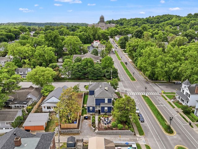 102 E 4th Street, Frankfort, KY 40601