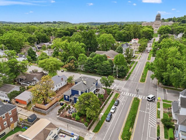 102 E 4th Street, Frankfort, KY 40601