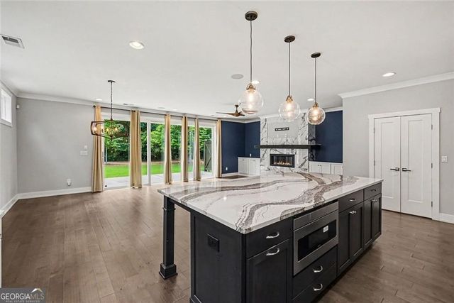 171 Bellehaven Drive, Woodstock, GA 30188