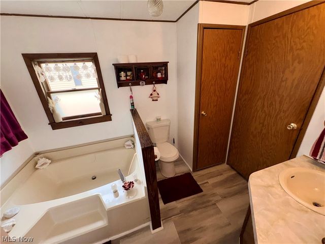 604 Sugar Pines Drive, Warren, OH 44481