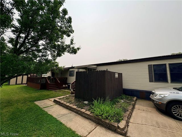 604 Sugar Pines Drive, Warren, OH 44481