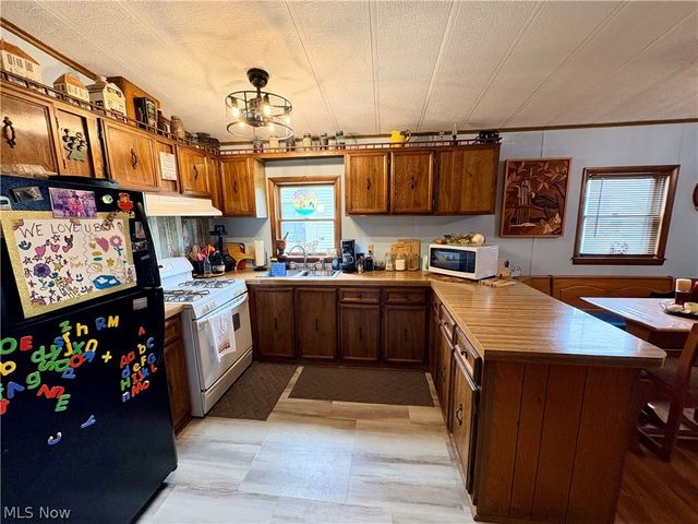 604 Sugar Pines Drive, Warren, OH 44481