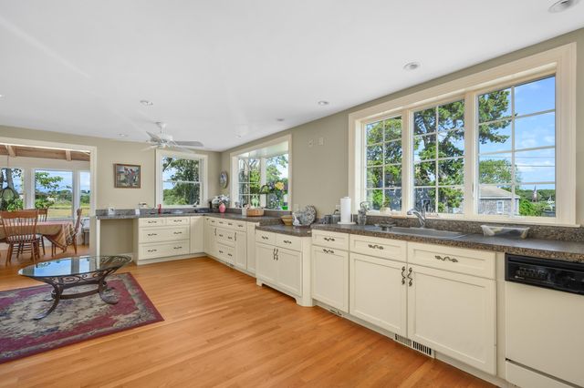 27 Mayflower Lane, Dennis Port, MA 02639
