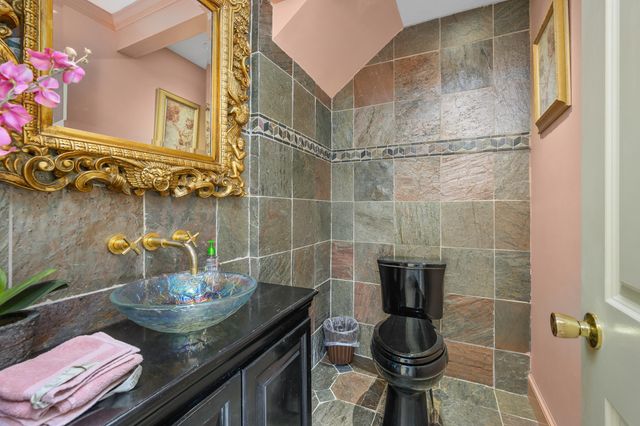 27 Mayflower Lane, Dennis Port, MA 02639