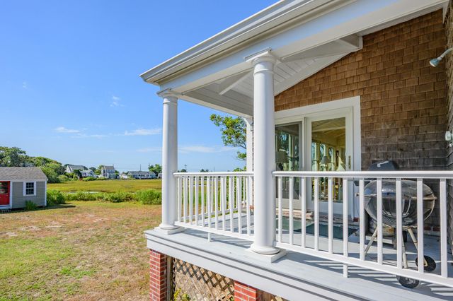 27 Mayflower Lane, Dennis Port, MA 02639