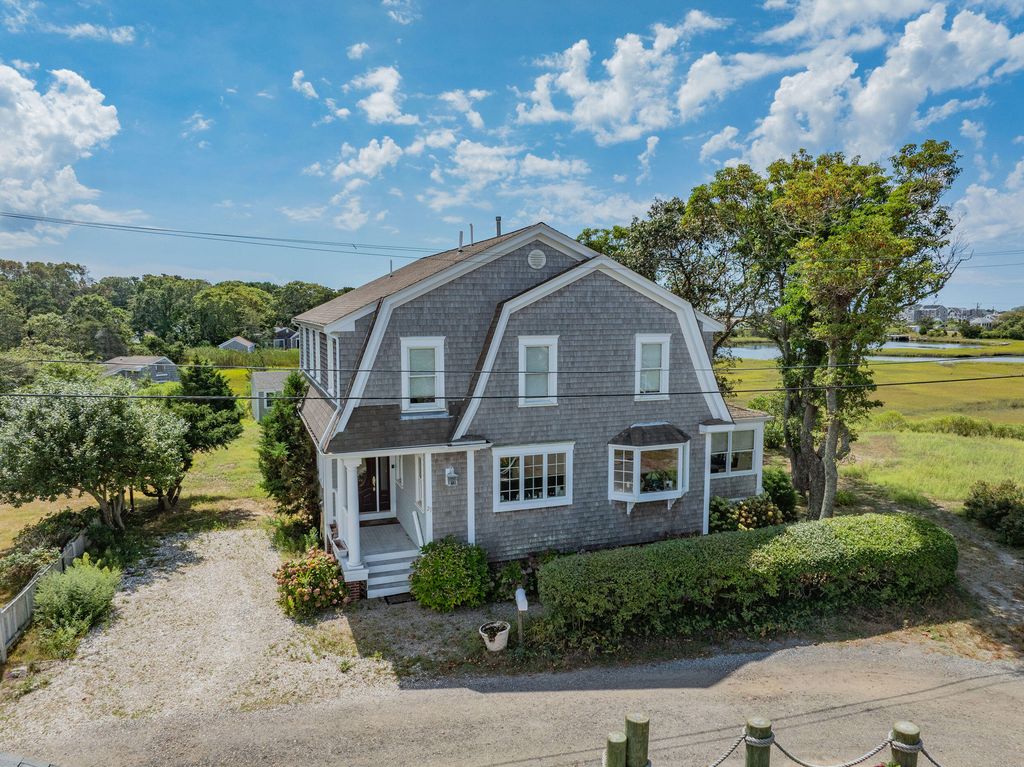 27 Mayflower Lane, Dennis Port, MA 02639