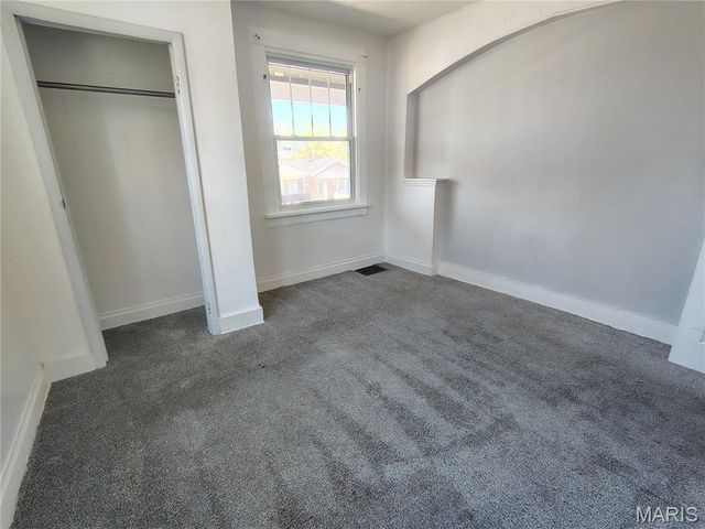 5534 Beacon Avenue, St Louis, MO 63120
