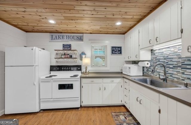 664 N Port Bass Drive, Fair Play, SC 29643