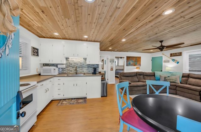 664 N Port Bass Drive, Fair Play, SC 29643