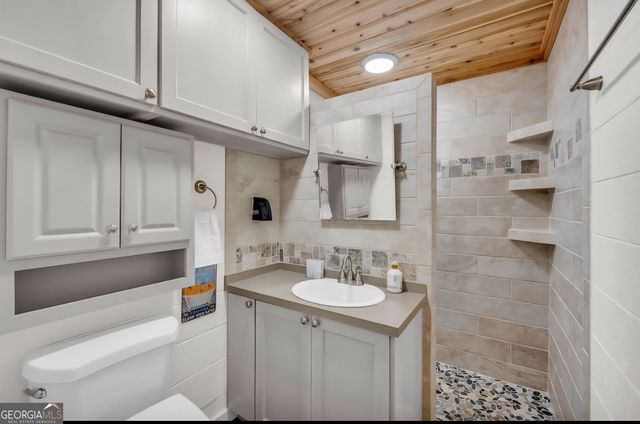 664 N Port Bass Drive, Fair Play, SC 29643