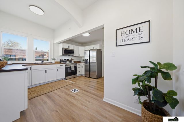 2101 Bradfield Drive, Lincoln, NE 68502